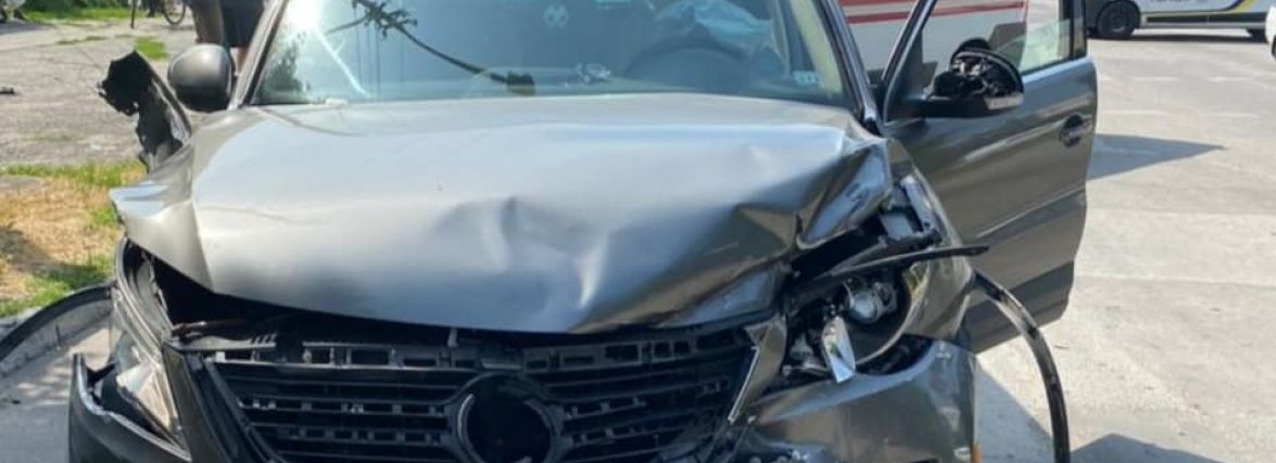 На Хмельниччині не розминулися Volkswagen та Skoda: постраждала жінка