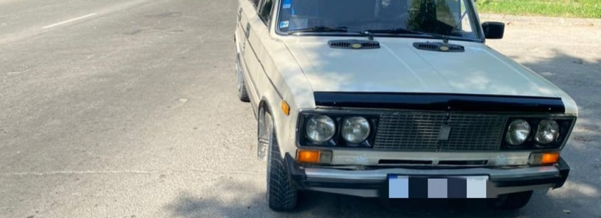 На Хмельниччині автомобіль збив пенсіонерку