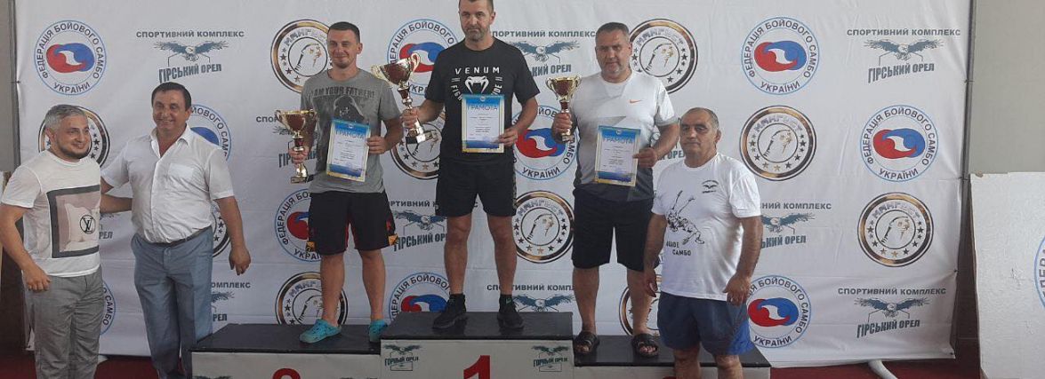 Спортсмени з Хмельниччини здобули нагороди на чемпіонаті України з бойового самбо