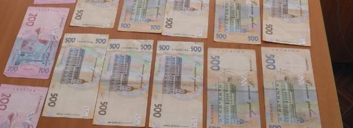 За спробу підкупити поліцейського оштрафували 40-річного жителя Хмельниччини