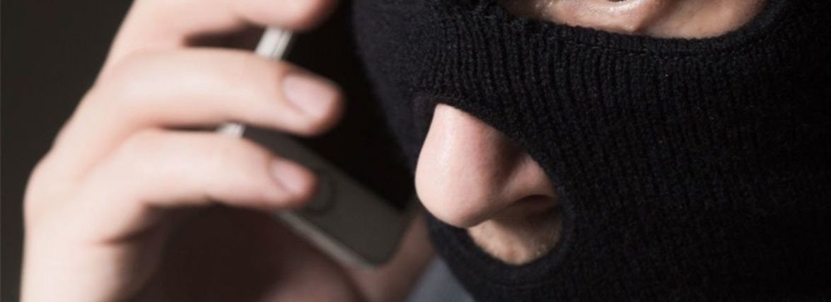 За добу двоє мешканців Хмельниччини віддали шахраям 100 тисяч гривень: як ошукали людей