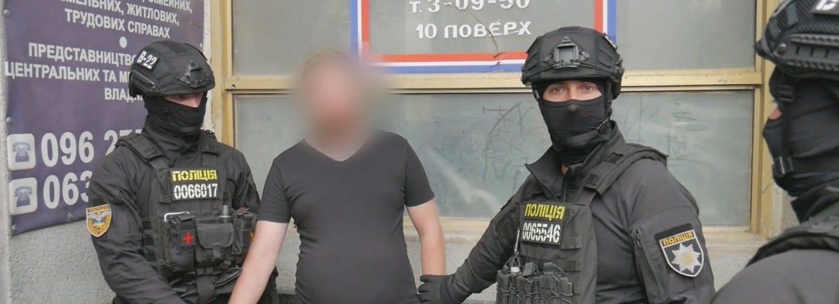 На Хмельниччині викрили "друкарню", де підробляли COVID-сертифікати та дипломи (ФОТО, ВІДЕО)