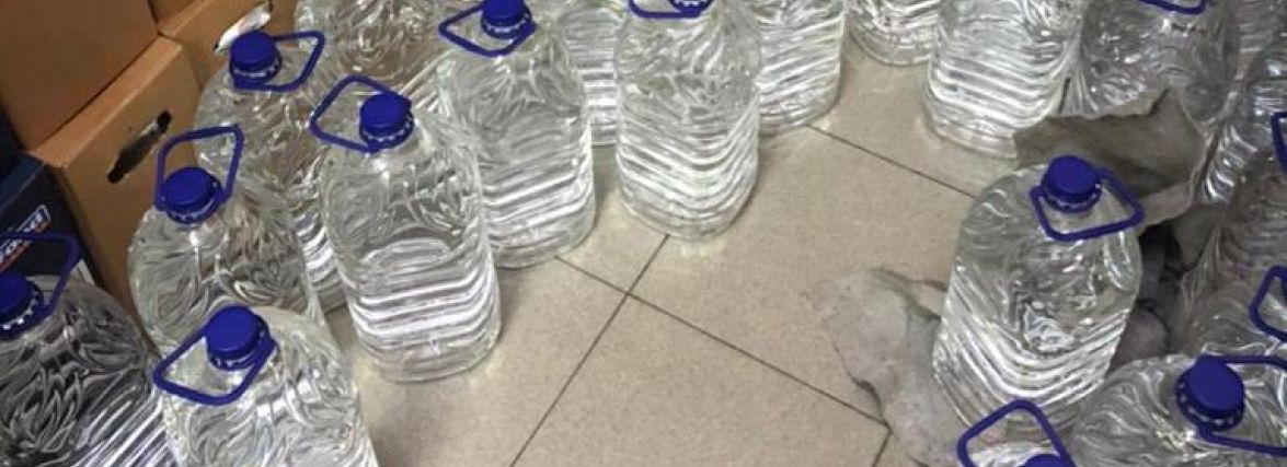 У хмельничанина знайшли фальсифікованих сигарет і алкоголю на 400 тисяч гривень