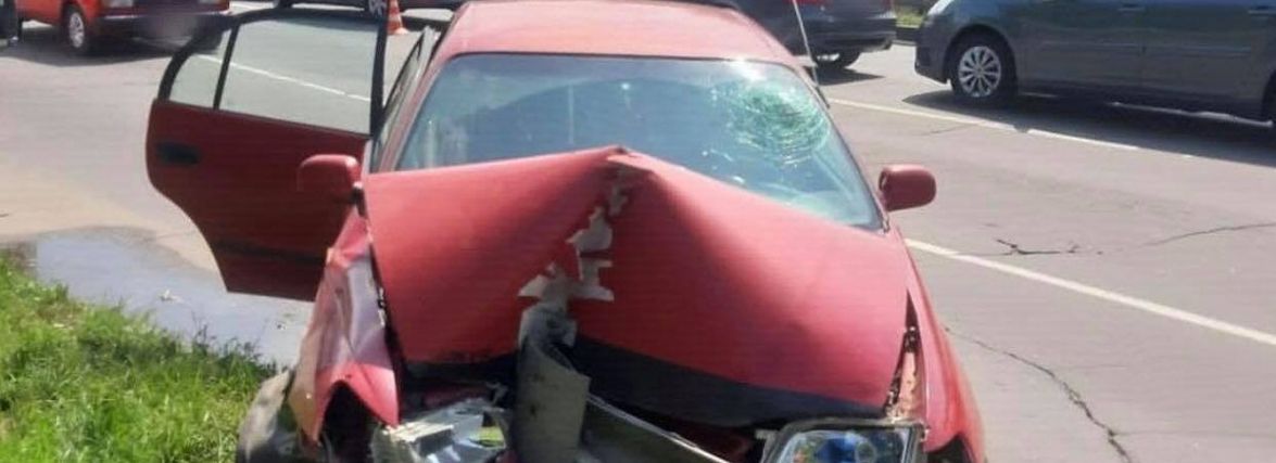 На Толстого водій «Toyota» на швидкості влетів у відбійник