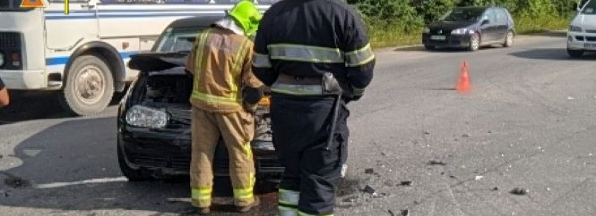 На Хмельниччині не розминулись дві автівки «Volkswagen»