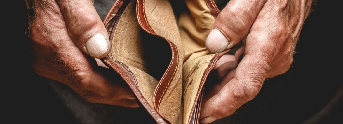 Більше 67% українців назвали себе бідними – дослідження