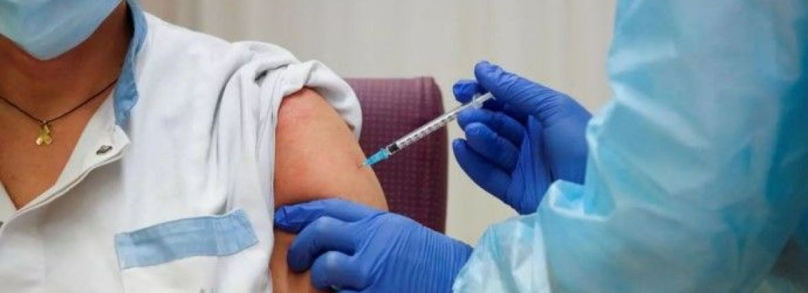 Скільки ще українців вакцинувались від COVID: останні дані МОЗ