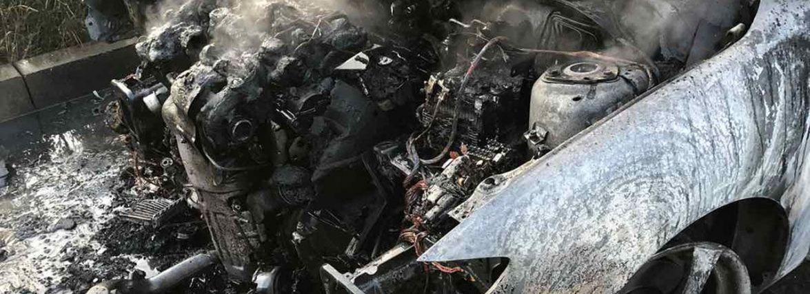 На Прибузькій горіла «Mazda 3». Рятувальники розповіли можливу причину пожежі