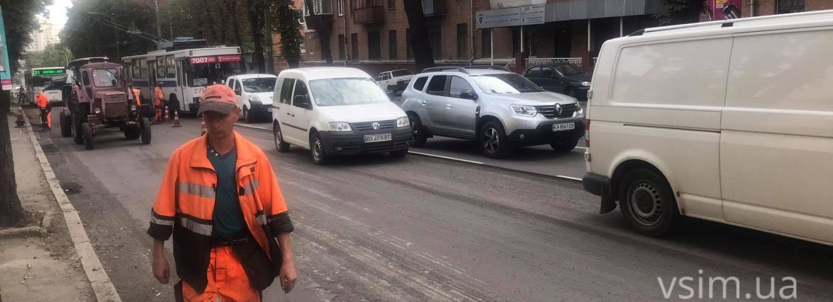 Обіцяли проводити вночі. Дізналися, чому ремонт дороги на Кам’янецькій виконують вдень