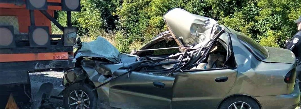 На Хмельниччині зіткнулись «Lanos» і вантажівка. Загинув чоловік