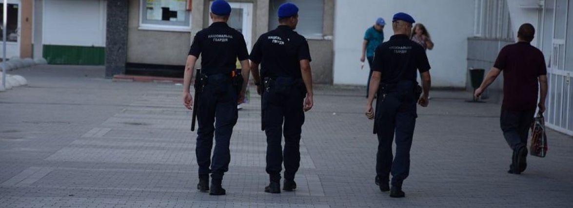 В центрі Кам’янця побились чоловіки. В одного знайшли пістолет Макарова