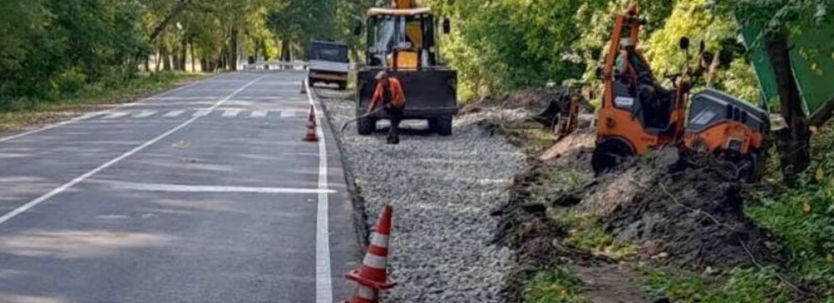 Що роблять на дорозі Хмельницький-Волочиськ і коли завершать ремонт