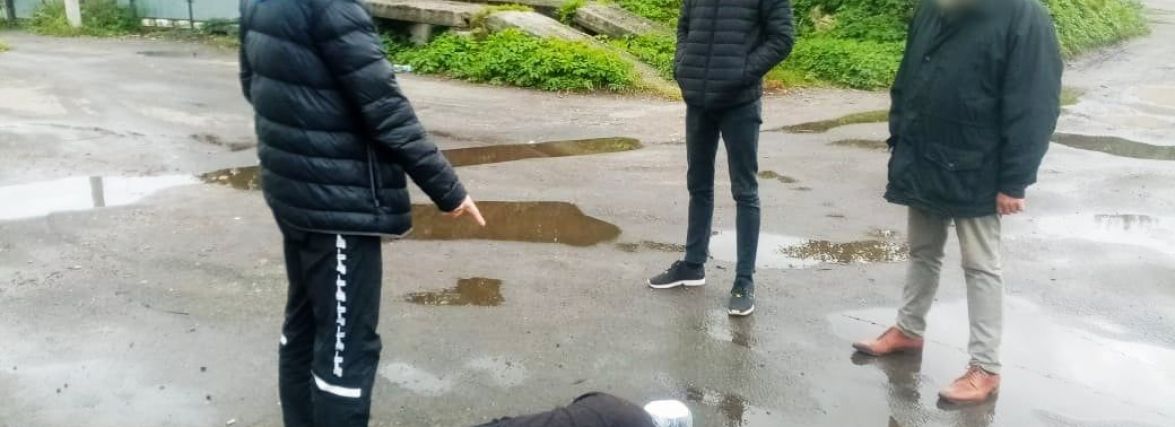 До трьох років “світить” жителю Хмельниччини, який побив біля клубу 20-річного хлопця