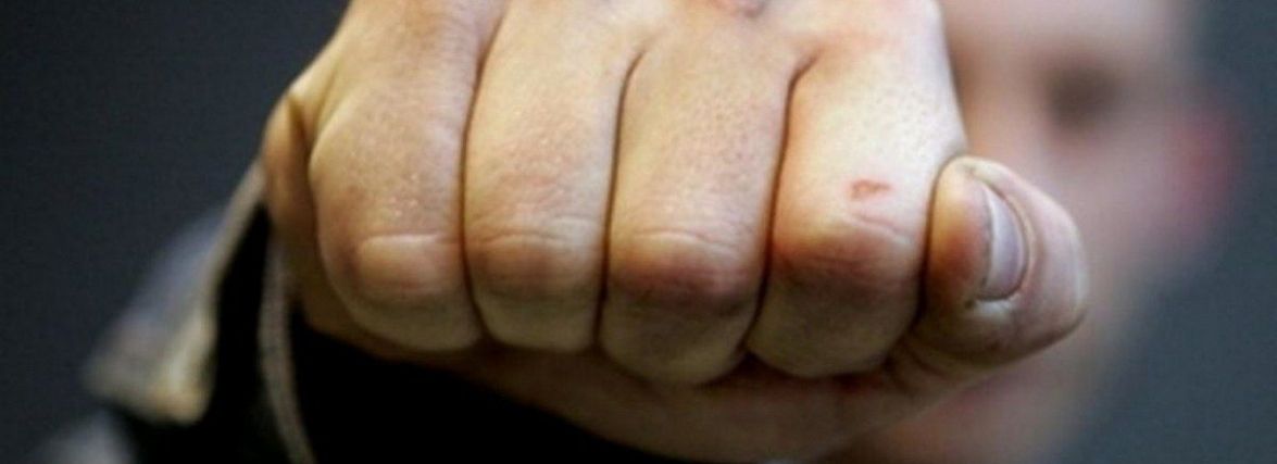 Житель Хмельниччини до смерті побив 19-річного хлопця. Йому дали сім років