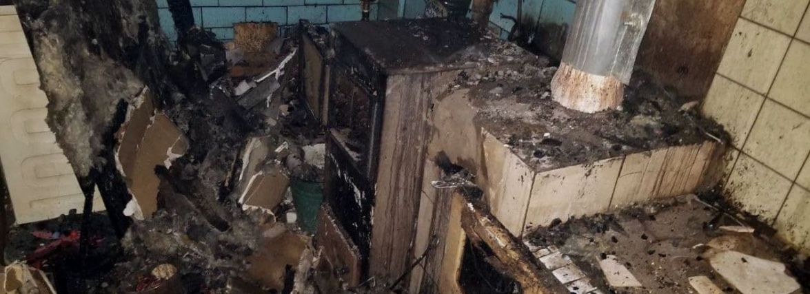 У Летичеві горів житловий будинок. Всередині була 82-річна жінка