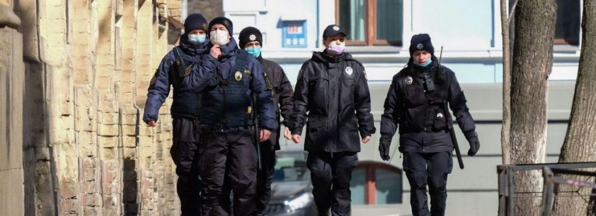 Порушників карантину “ловитимуть” мобільні бригади: чи є вони на Хмельниччині