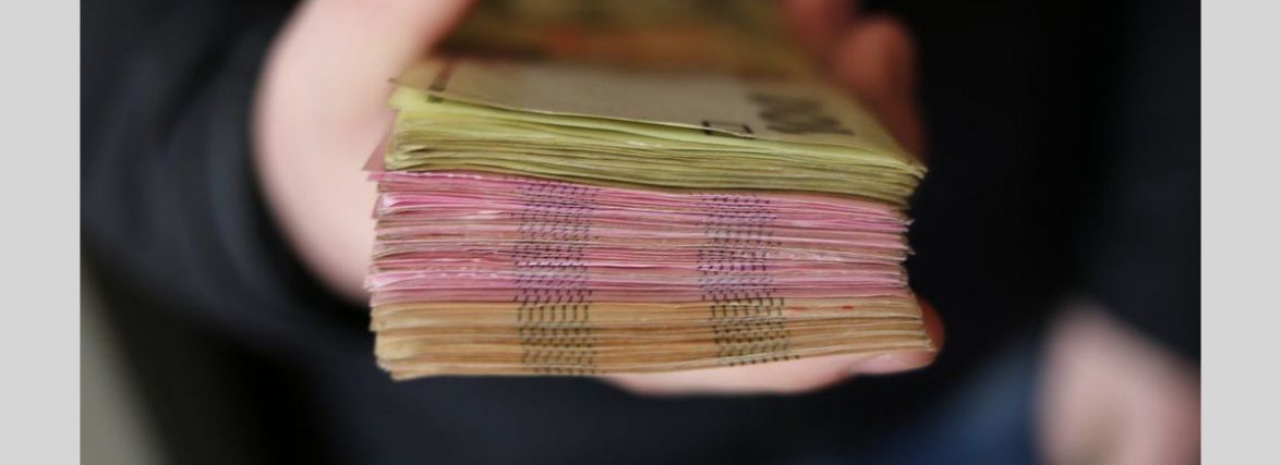 У Хмельницькому 26-річний працівник фінустанови привласнив 200 тисяч: як його покарав суд