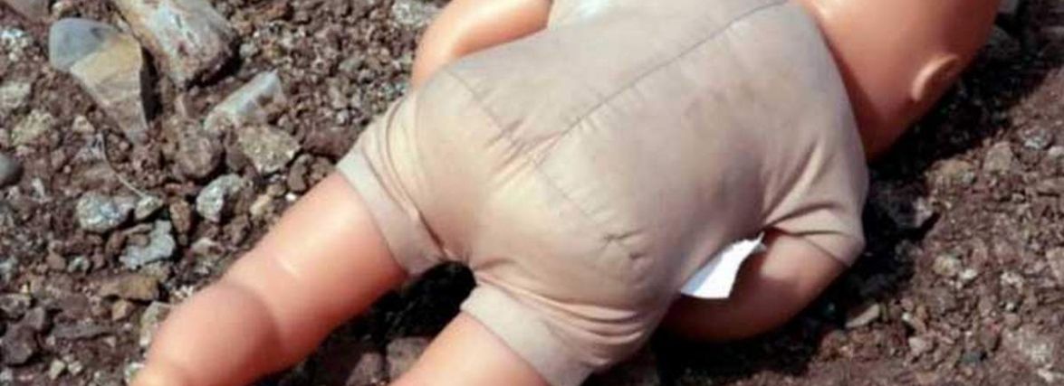 Хворі і голодні. Хмельницький суд оштрафував маму шістьох дітей