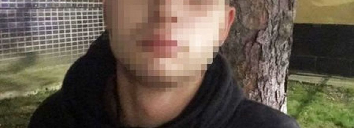 На Подільській у 22-річного хлопця знайшли наркотики