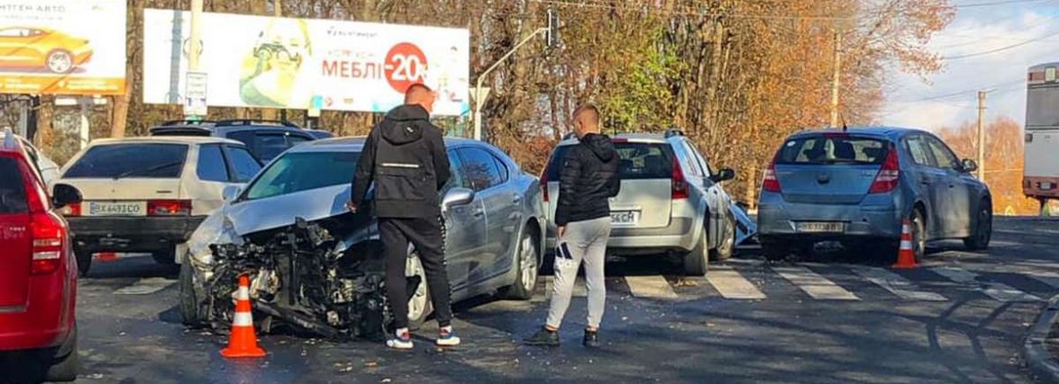 ДТП із травмованими на проспекті Миру паралізувало рух громадського транспорту