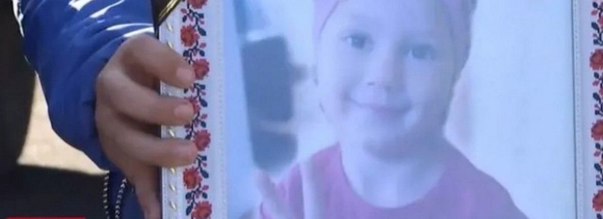 Хмельницький суд дав десять років жінці, яка до смерті побила 4-річну доньку