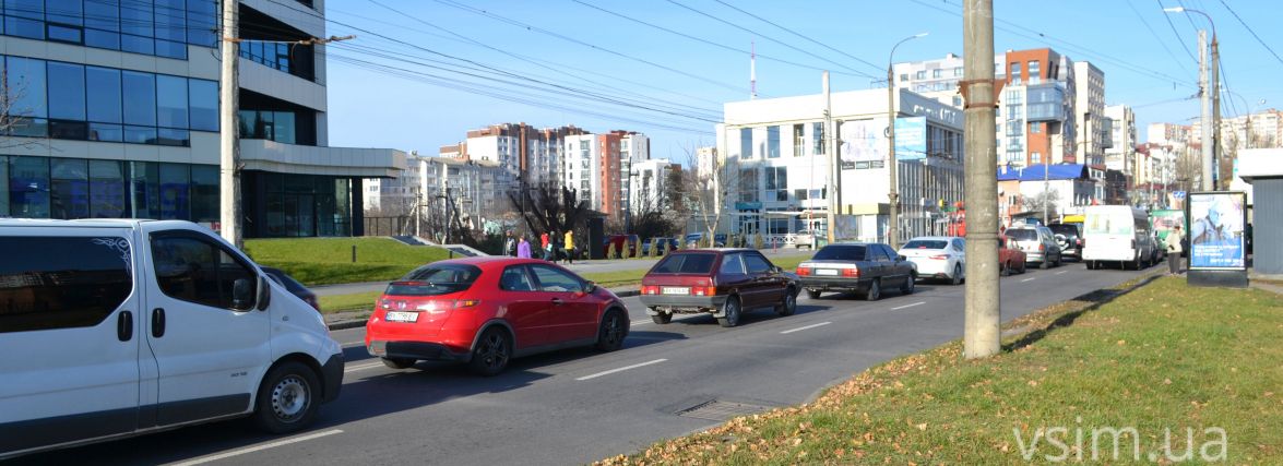 На Бандери та Нижній Береговій змінять організацію руху. Дізналися деталі