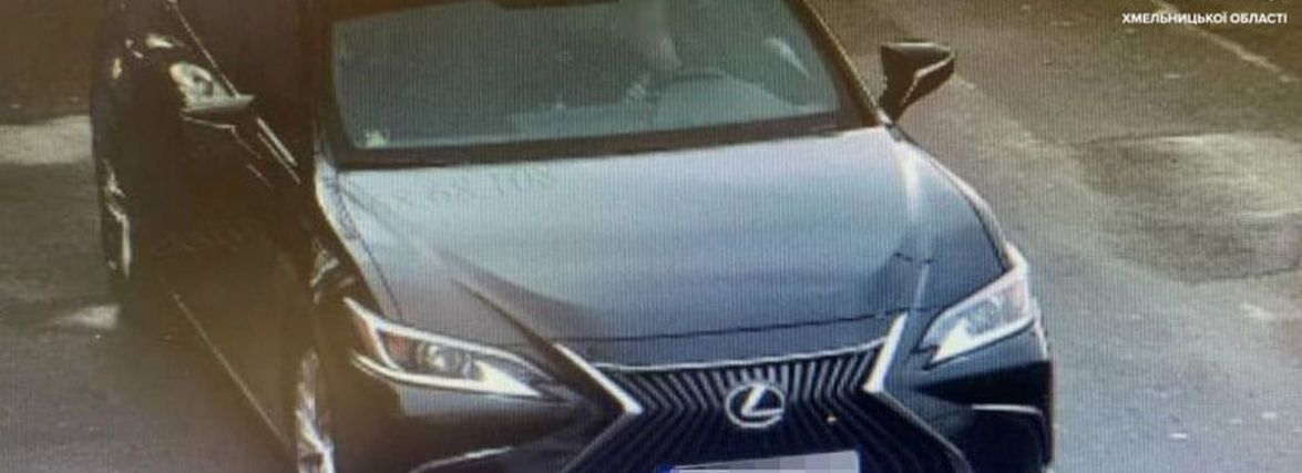 Патрульні шукають свідків ДТП з “Lexus” на вулиці Бандери