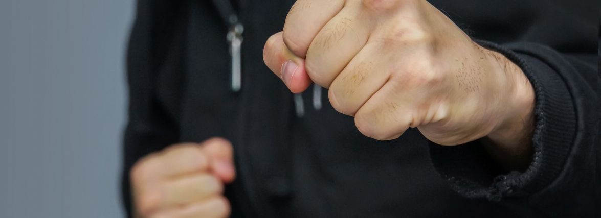 Вечірній напад іноземця на Озерній. Дізналися деталі
