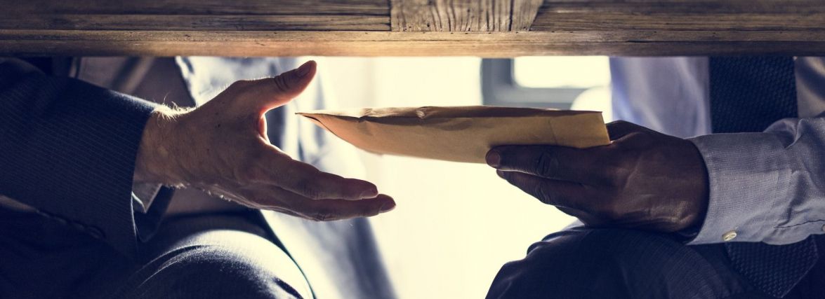 Депутата на Хмельниччині оштрафували за корупцію