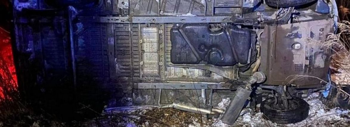 На Хмельниччині 20-річний водій “Opel” злетів в кювет і перекинувся