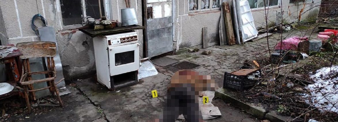 На Хмельниччині пенсіонер убив одного сина і поранив іншого. Йому загрожує довічне