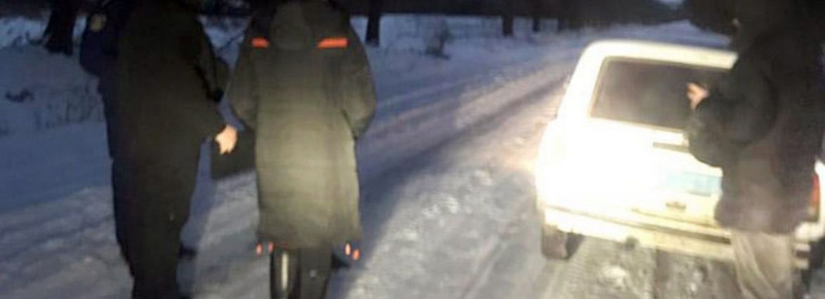Вивезла тіло і сховала в лісі. Жительку Хмельниччини судили за вбивство коханого