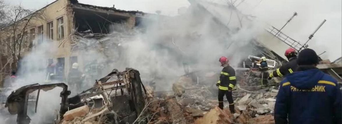 З-під завалів аеропорту в сусідній Вінниці дістали 9 тіл