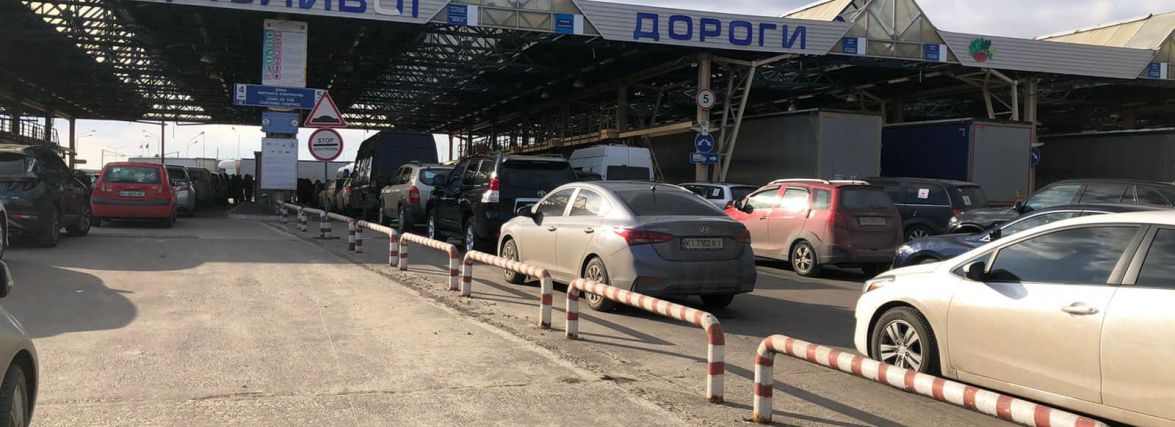 З-за кордону вже повернулись 248 тисяч українців: скільки виїхали
