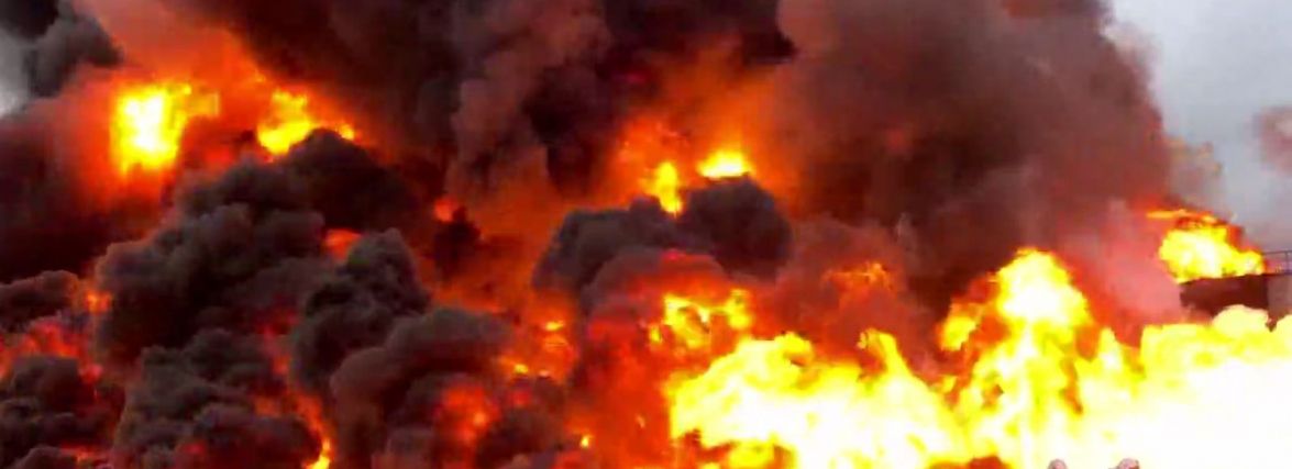 Пожежу в Шепетівці гасили 13 годин (ВІДЕО)