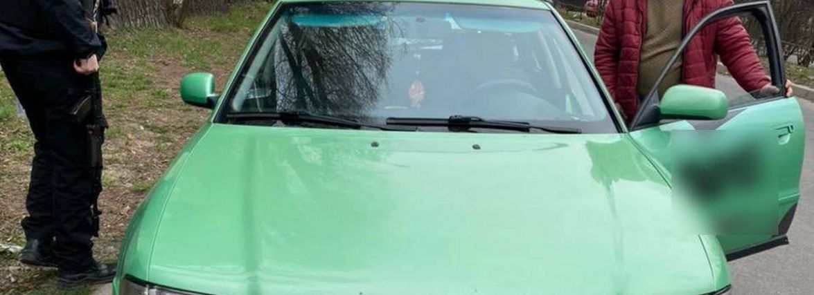 На Інститутській зупинили водія “Audi” з підробними документами