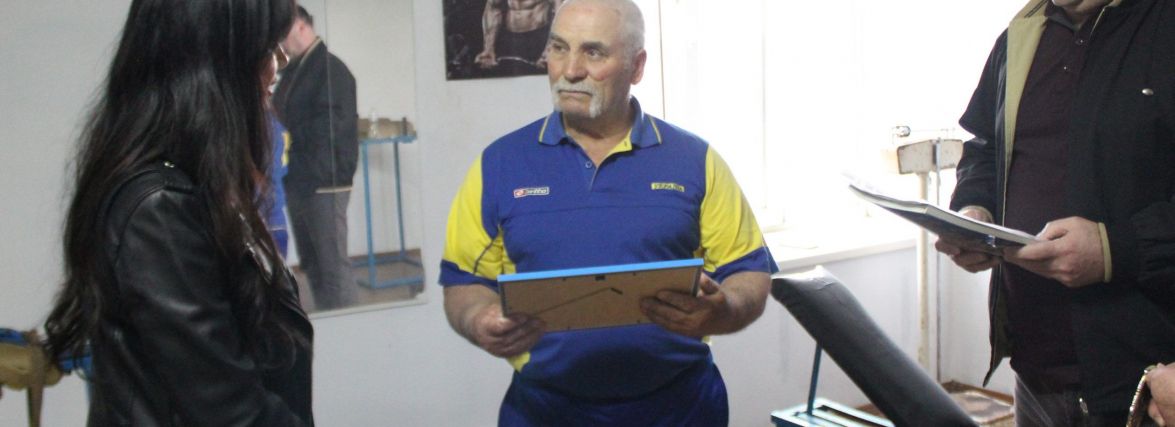 Мешканцю Хмельниччини повернули медаль, яку він продав на благодійному аукціоні (ФОТО)