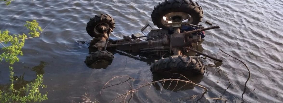 На Хмельниччині п'яний тракторист та його пасажир травмувались під час ДТП