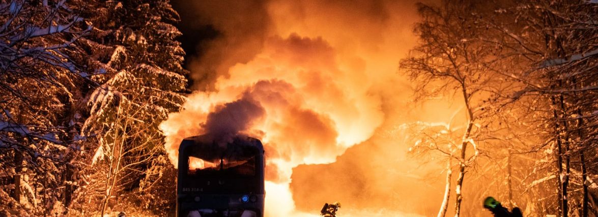 На Хмельниччині дизель-поїзд загорівся під час руху
