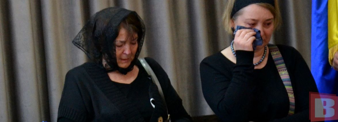 “Він - наша гордість”. Хмельницький попрощався з воїном Олексієм Лопатіним
