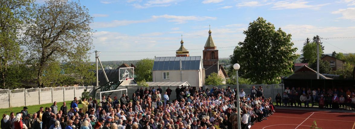 “Геть московський патріархат”: як церква у Лезневому переходила до ПЦУ (ФОТО)