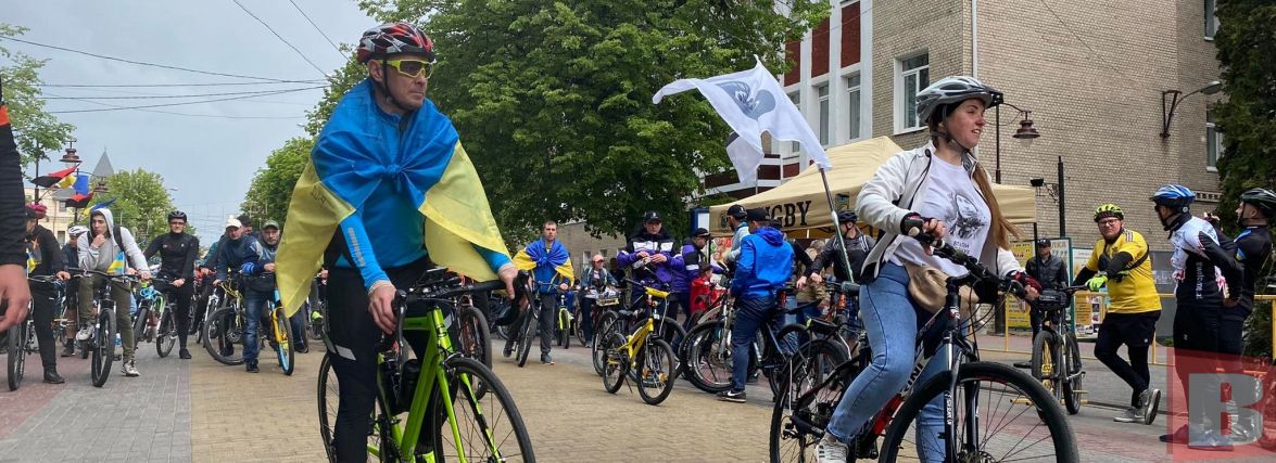 У Хмельницькому велосипедисти зібралися на благодійний пробіг (ФОТО, ВІДЕО)