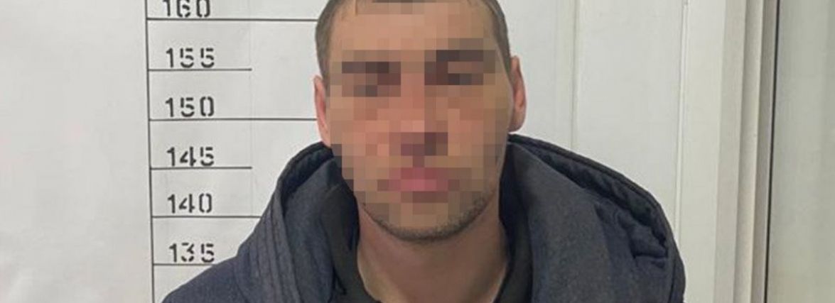 П'яний водій кидав гроші поліцейським. Буде суд