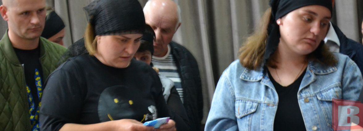 “Таточку, дай потримаю тебе за руку”. У Хмельницькому прощались з Олександром Гарадчуком