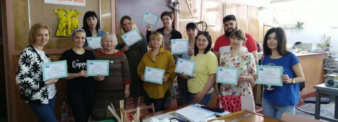 У Хмельницькому вивчилися на швачок 53 переселенки