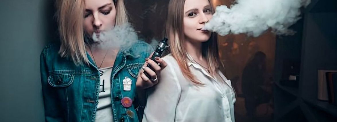 За куріння вейпів та айкосів в громадських місцях будуть штрафувати
