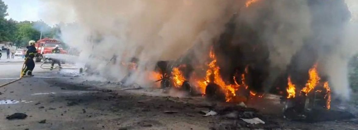На Кам’янеччині згоріла фура з причепом (ВІДЕО)