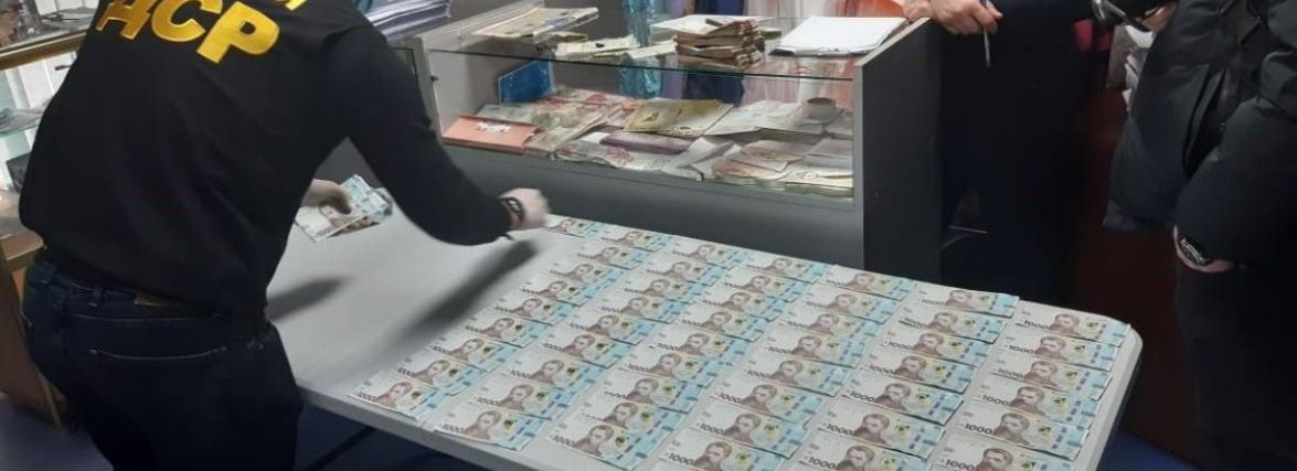 Міняли авто і кидали покупців: як працювала схема у Хмельницькому