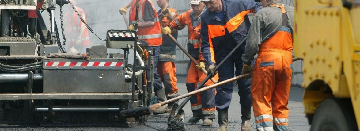 На Інститутській обмежать і частково перекриють рух