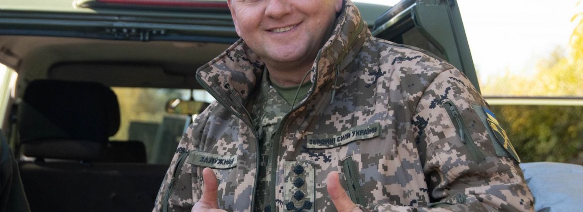 “Дозвольте виїзд за кордон чоловікам, звільненим від призову,” – Валерій Залужний (ОПИТУВАННЯ)